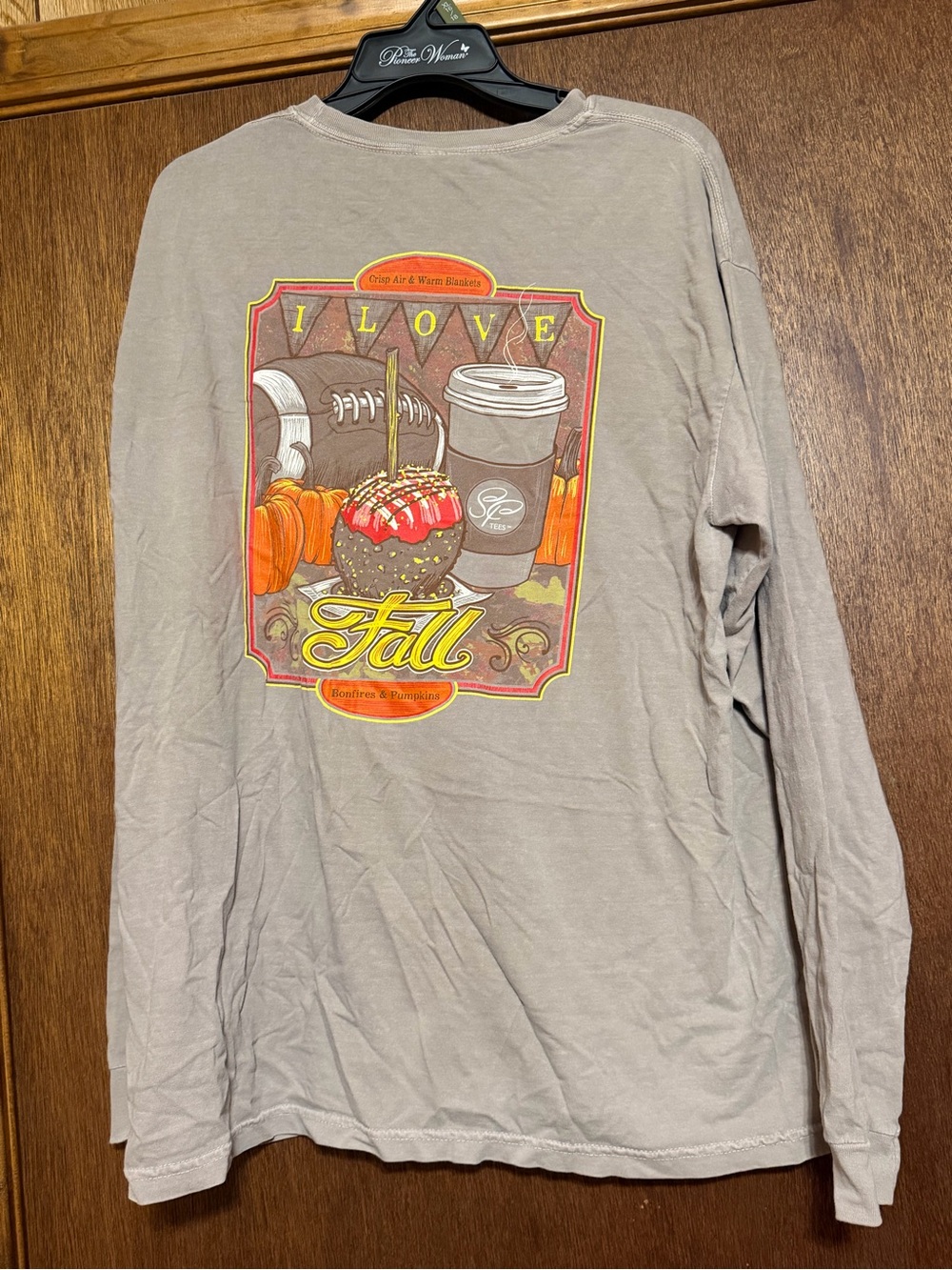 Comfort Colors 'I Love Fall' Long Sleeve Shirt - Light Taupe with Autumn Graphic